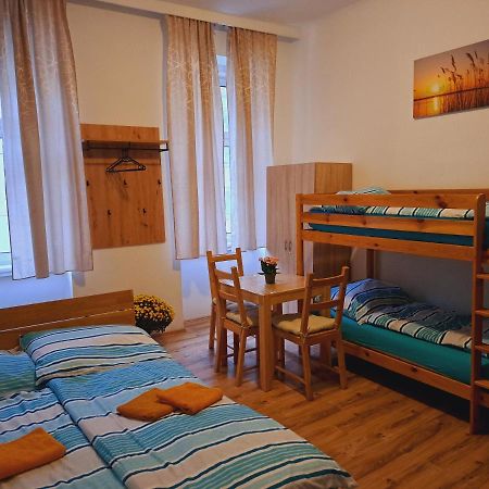 Astoria Central Appartement 10 Minutes To Downtown Vienne Extérieur photo