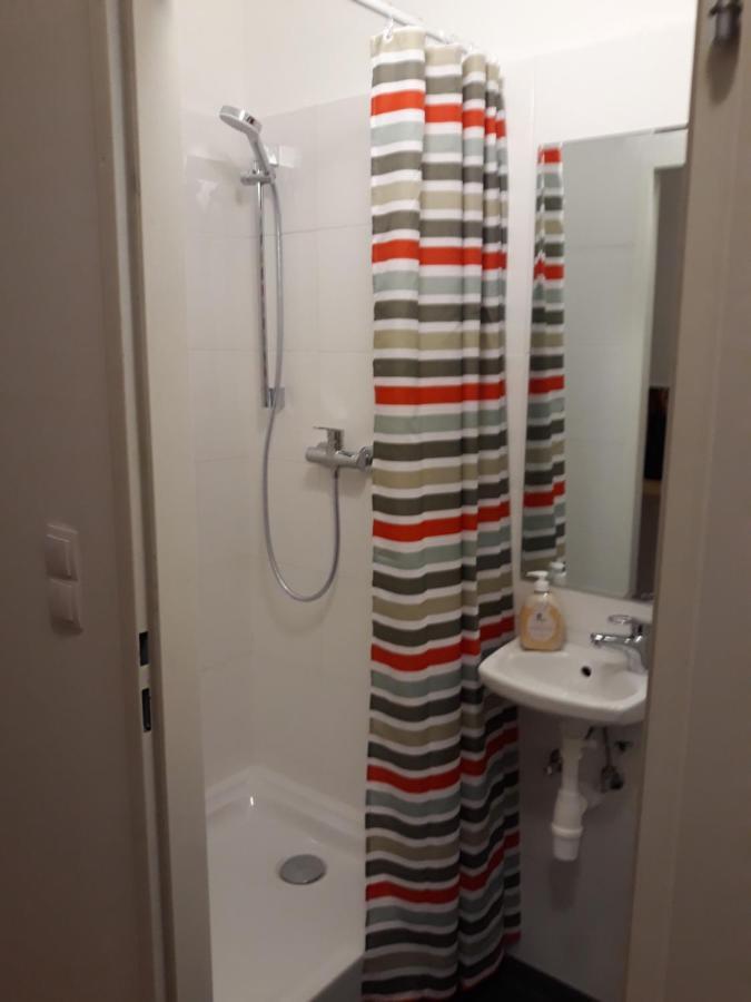 Astoria Central Appartement 10 Minutes To Downtown Vienne Extérieur photo