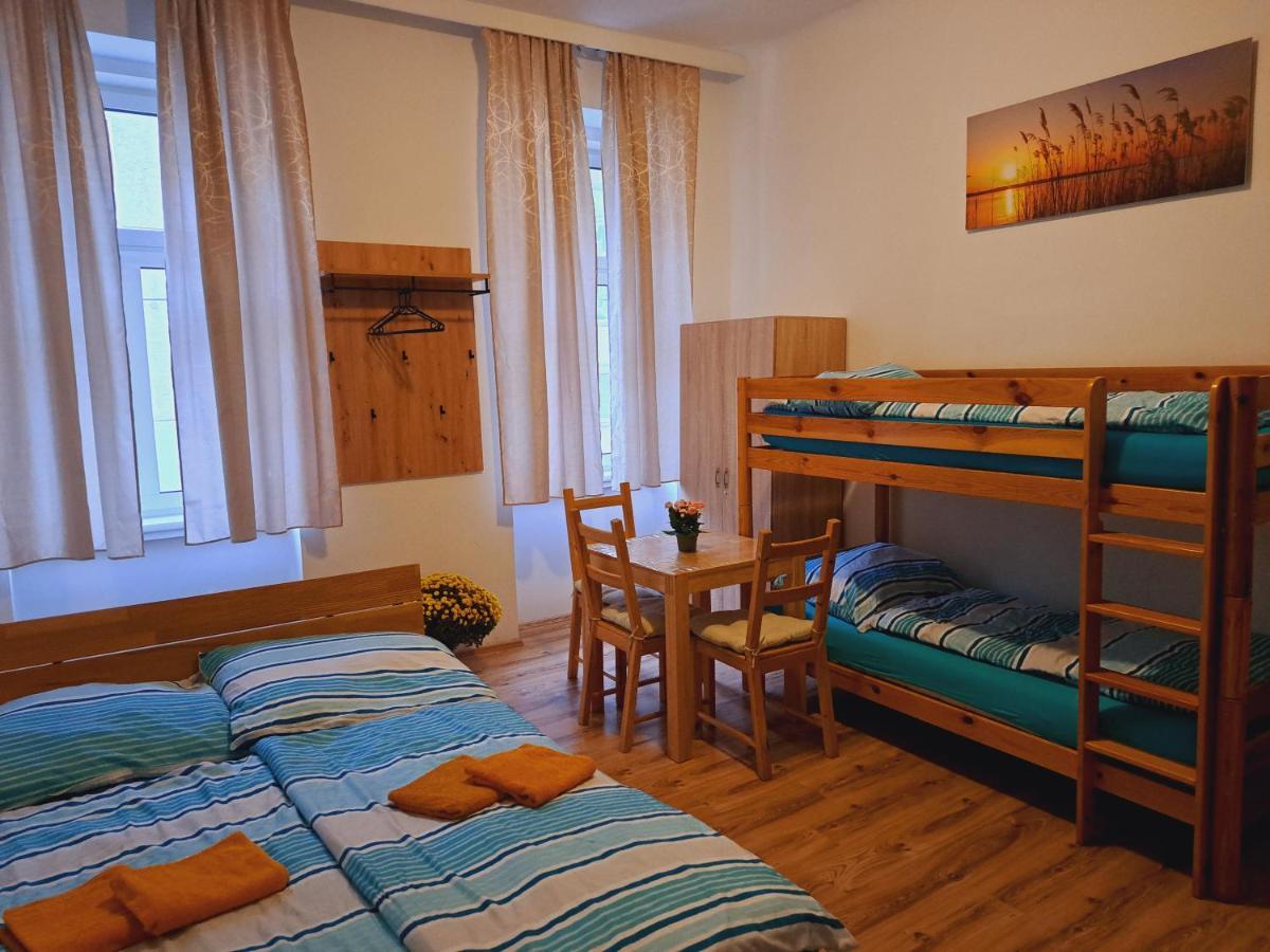 Astoria Central Appartement 10 Minutes To Downtown Vienne Extérieur photo